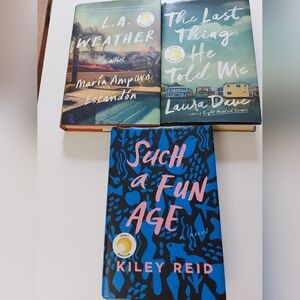 Books | Reese's book club bundle